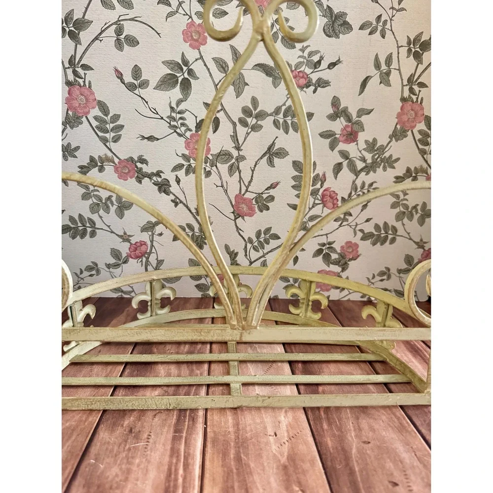 Vintage Cream Metal Fleur De Lis Wire Basket Shelf French Country Wall Decor